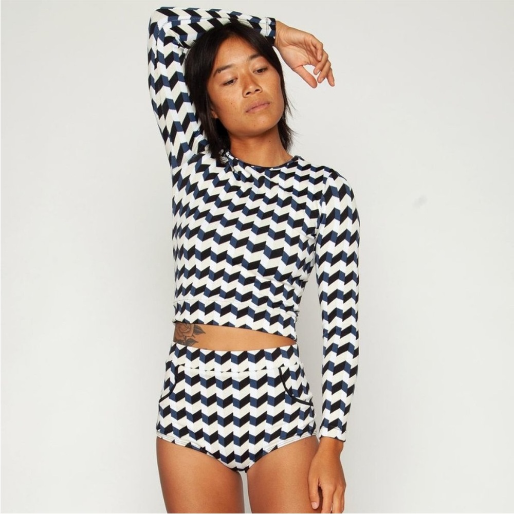 Seea Palomar crop rash guard